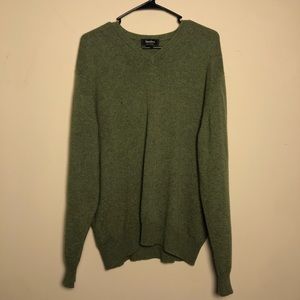 Neiman Marcus Green Cashmere V Neck Sweater